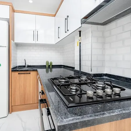 Daire Missafir Distinguished, Central And Modern Flat With Balcony Near Beach In Muratpasa, Antalya Antalya