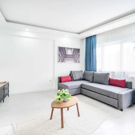 Apartment Missafir Distinguished, Central And Modern Flat With Balcony Near Beach In Muratpasa, Antalya