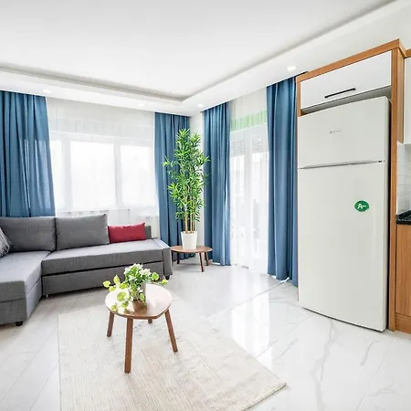 Apartment Missafir Distinguished, Central And Modern Flat With Balcony Near Beach In Muratpasa, Antalya